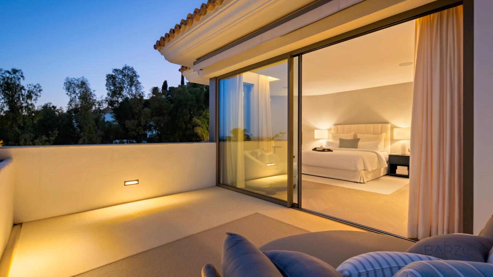 Villa de lujo en Benahavis con piscina cubierta y vistas al mar — interior, La Quinta, Benahavís (107 of 122)