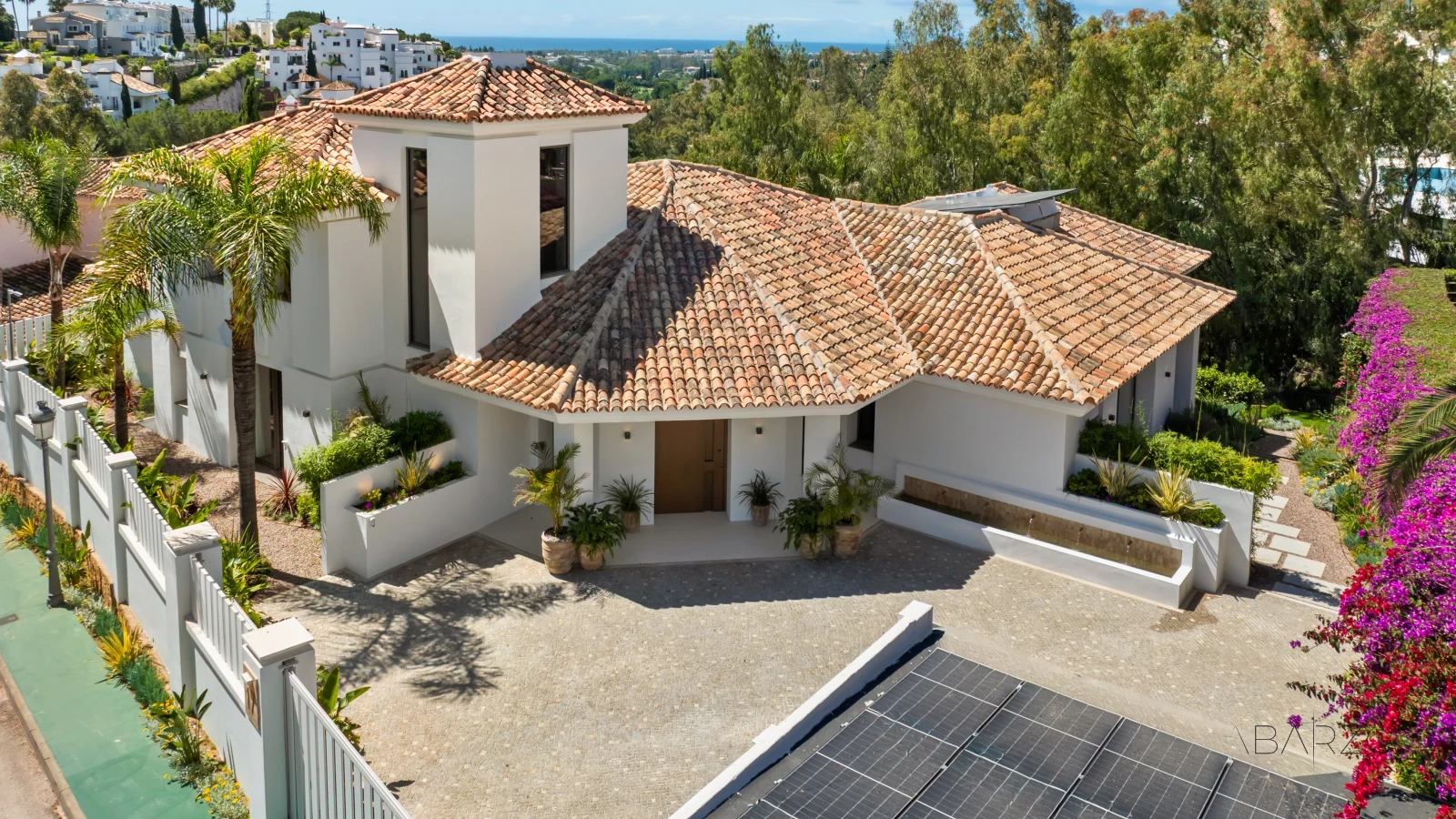 Villa de lujo en Benahavis con piscina cubierta y vistas al mar — interior, La Quinta, Benahavís (77 of 122)