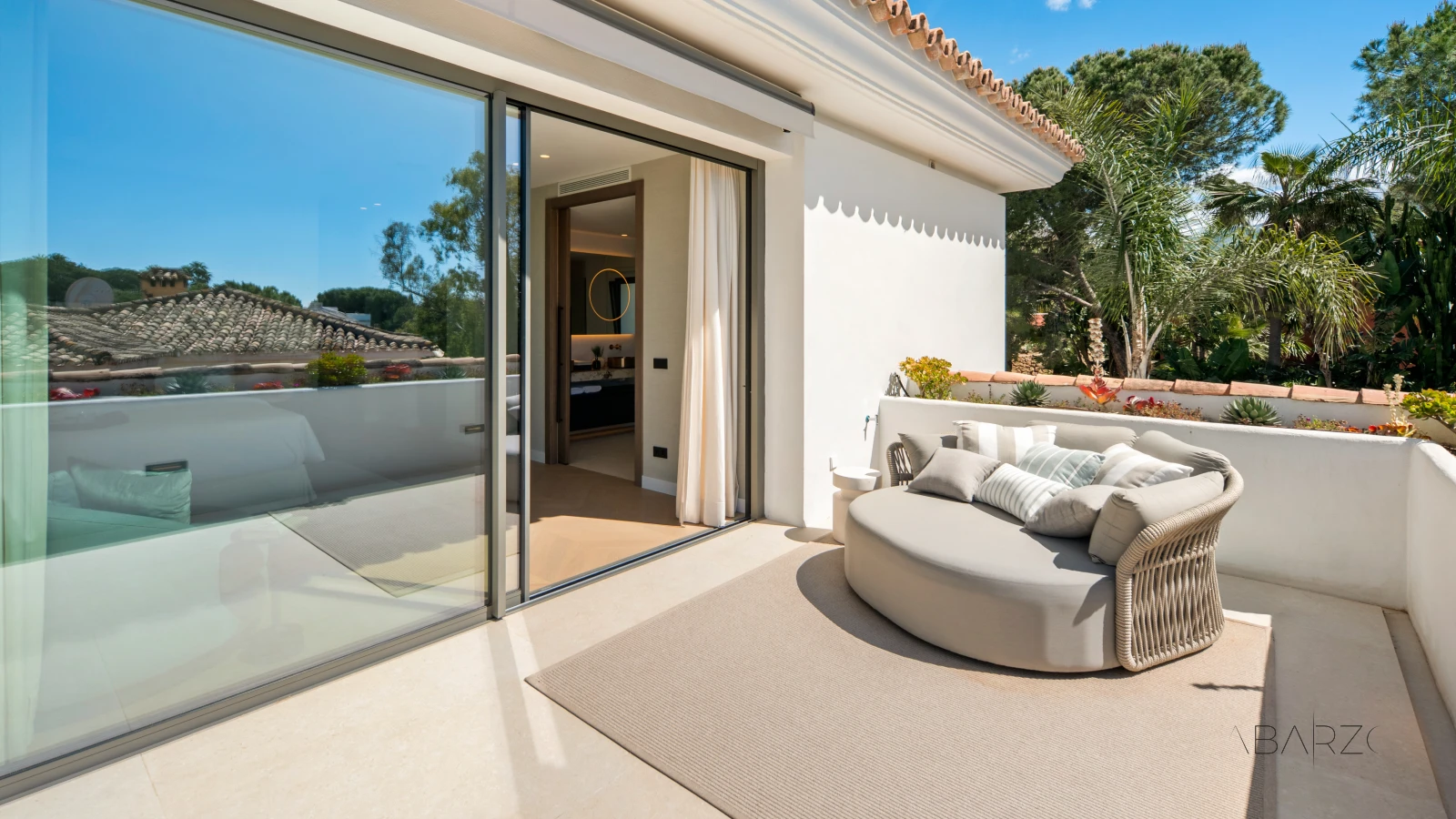 Villa de lujo en Benahavis con piscina cubierta y vistas al mar — interior, La Quinta, Benahavís (57 of 122)