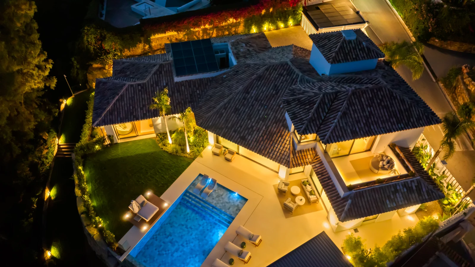Villa de lujo en Benahavis con piscina cubierta y vistas al mar — interior, La Quinta, Benahavís (102 of 122)
