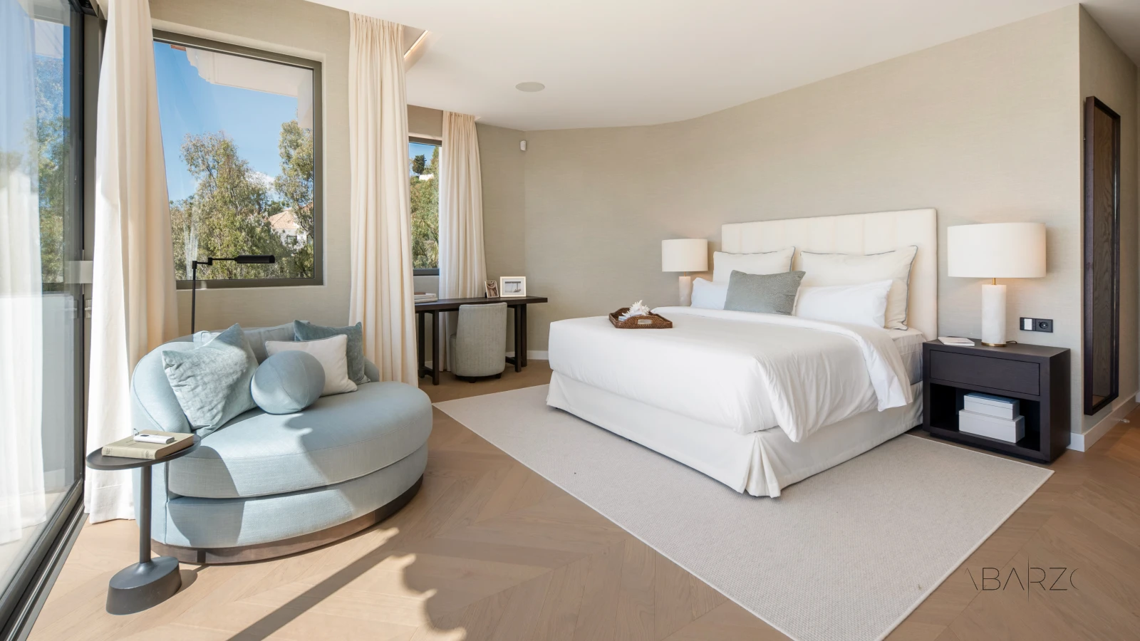 Villa de lujo en Benahavis con piscina cubierta y vistas al mar — interior, La Quinta, Benahavís (55 of 122)