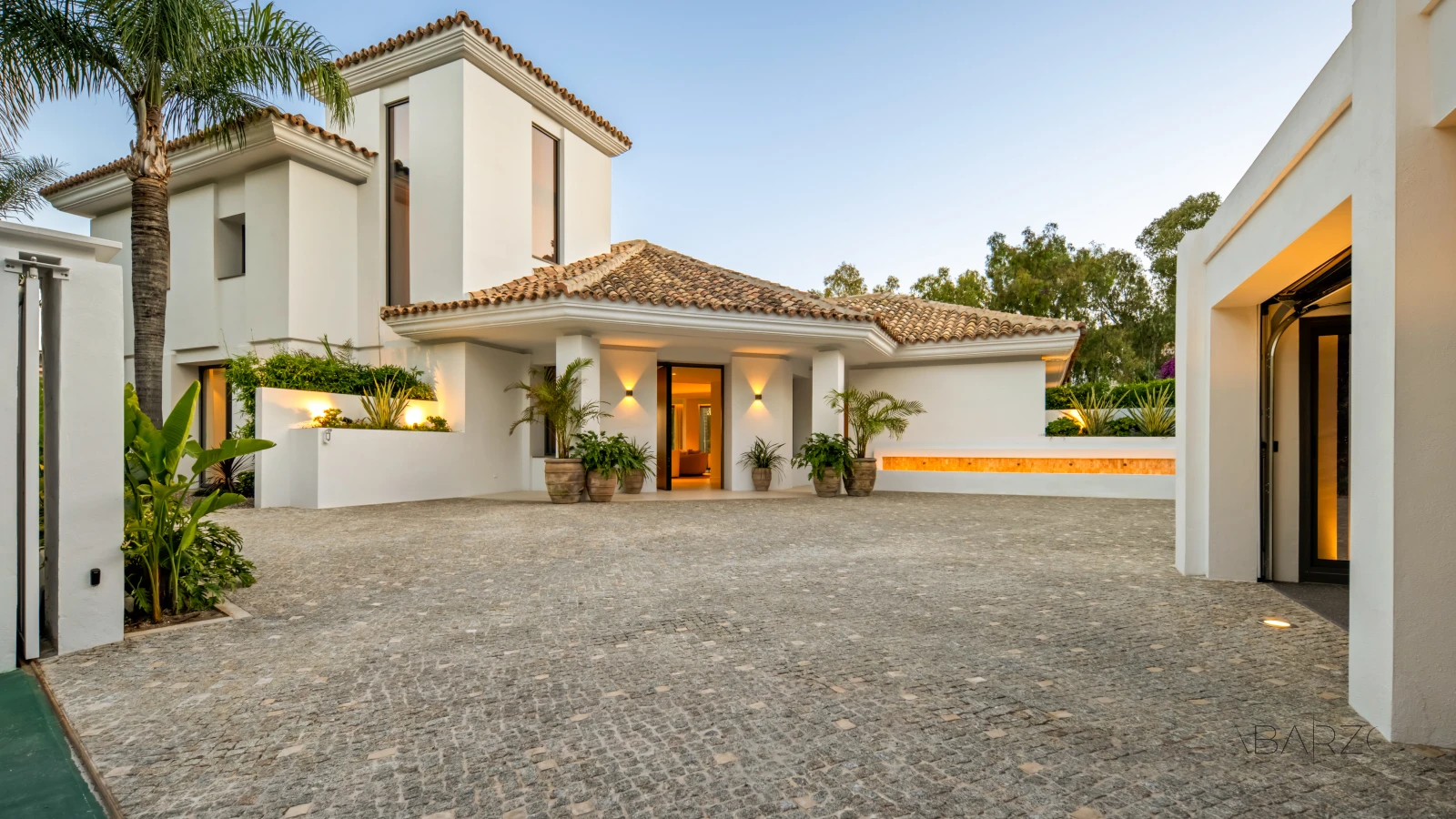 Villa de lujo en Benahavis con piscina cubierta y vistas al mar — interior, La Quinta, Benahavís (87 of 122)