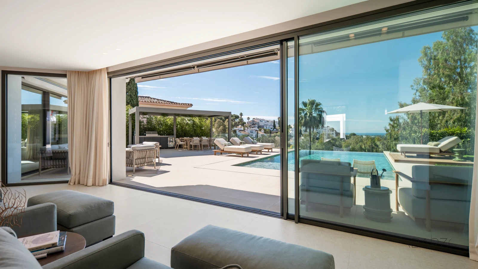 Villa de lujo en Benahavis con piscina cubierta y vistas al mar — interior, La Quinta, Benahavís (12 of 122)