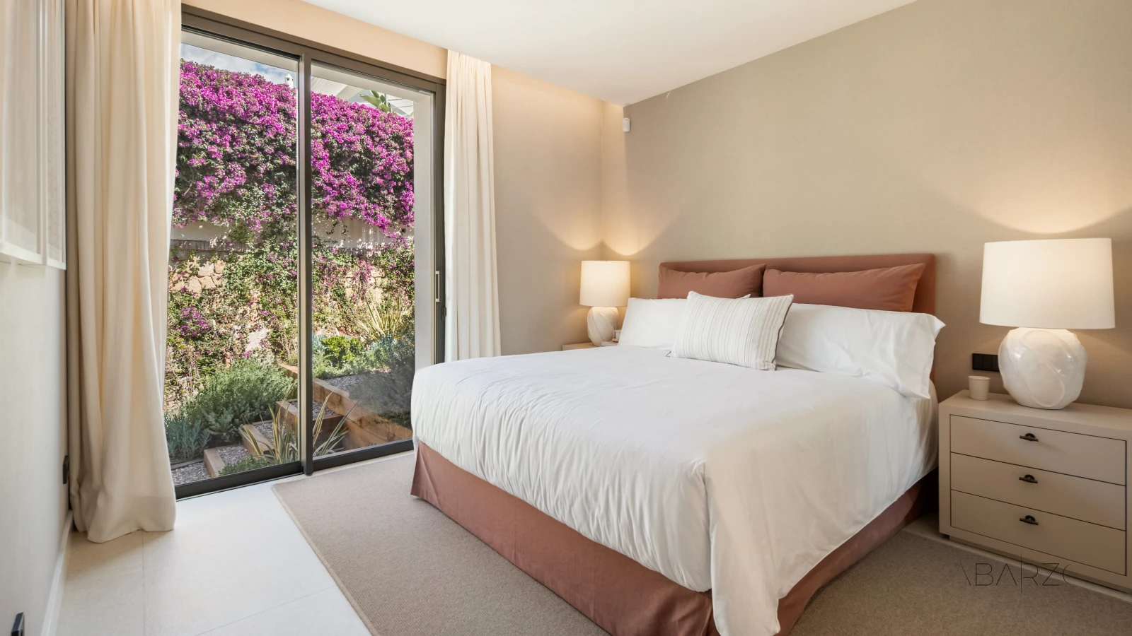 Villa de lujo en Benahavis con piscina cubierta y vistas al mar — interior, La Quinta, Benahavís (37 of 122)