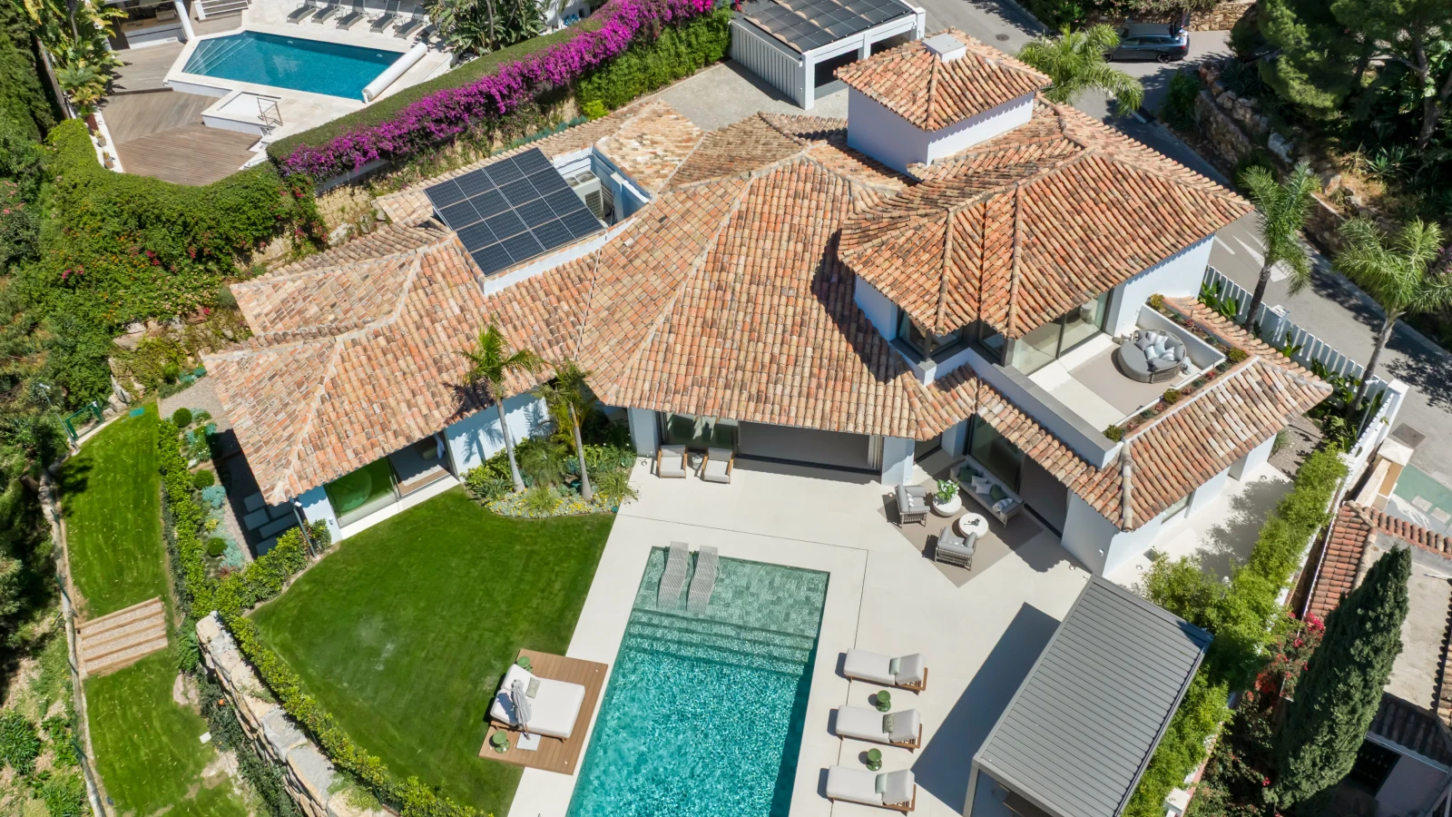 Villa de lujo en Benahavis con piscina cubierta y vistas al mar — interior, La Quinta, Benahavís (75 of 122)