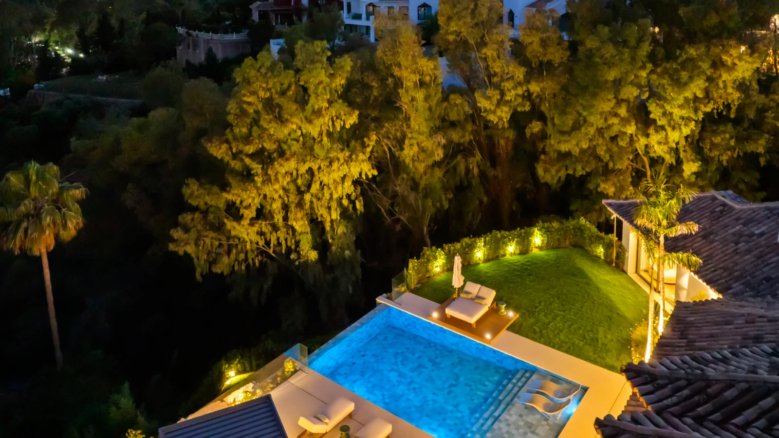 Villa de lujo en Benahavis con piscina cubierta y vistas al mar — interior, La Quinta, Benahavís (104 of 122)