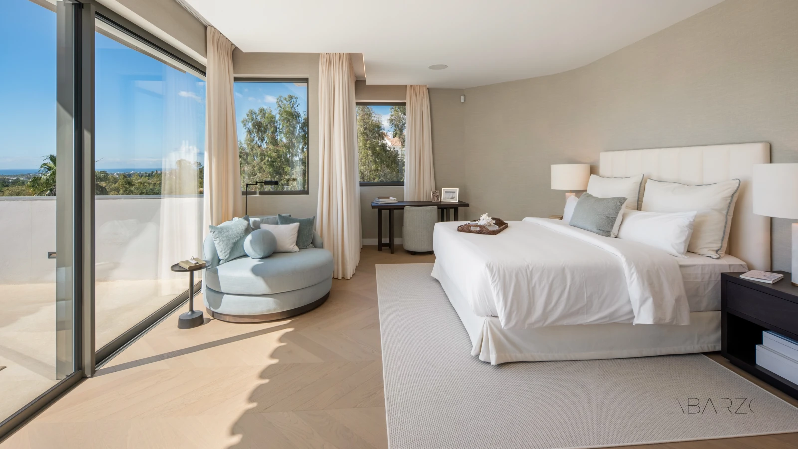 Villa de lujo en Benahavis con piscina cubierta y vistas al mar — interior, La Quinta, Benahavís (47 of 122)