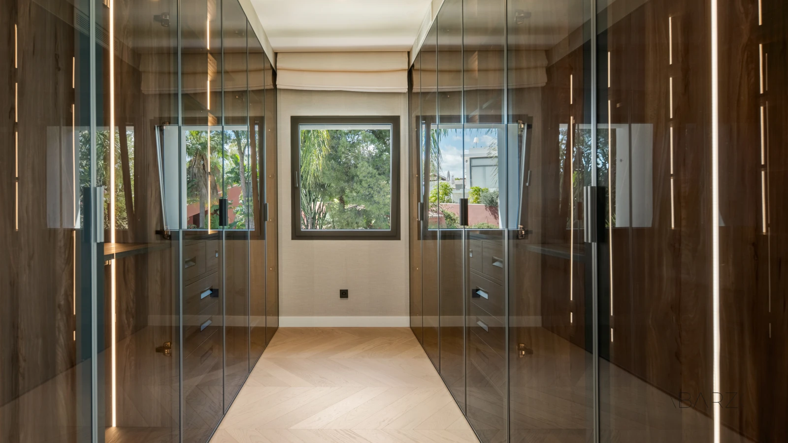 Villa de lujo en Benahavis con piscina cubierta y vistas al mar — interior, La Quinta, Benahavís (50 of 122)