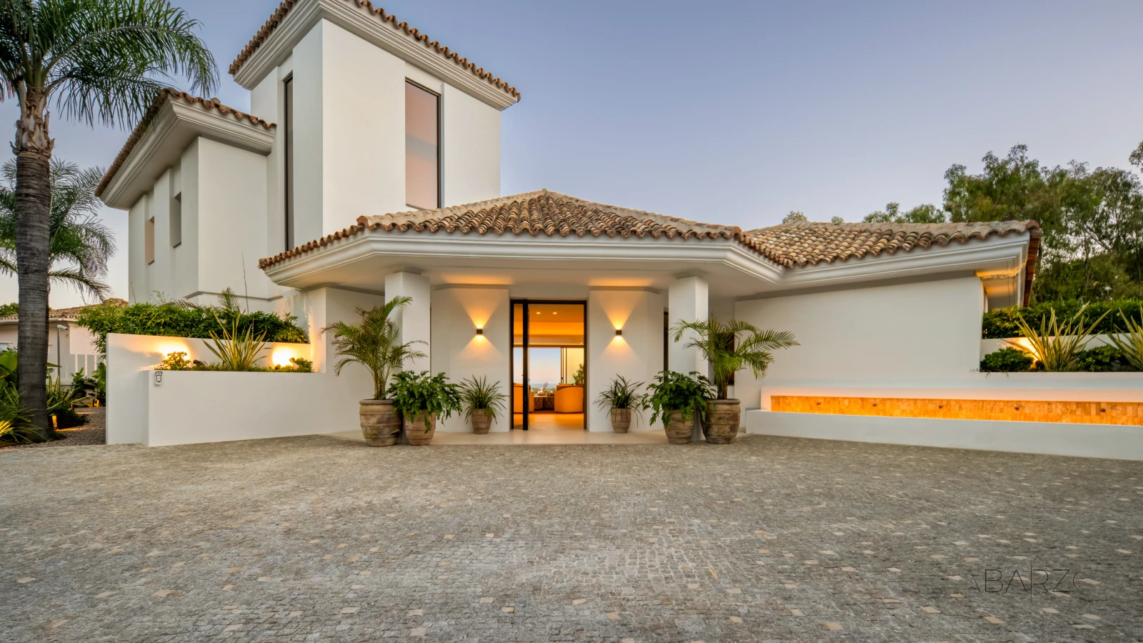 Villa de lujo en Benahavis con piscina cubierta y vistas al mar — interior, La Quinta, Benahavís (88 of 122)