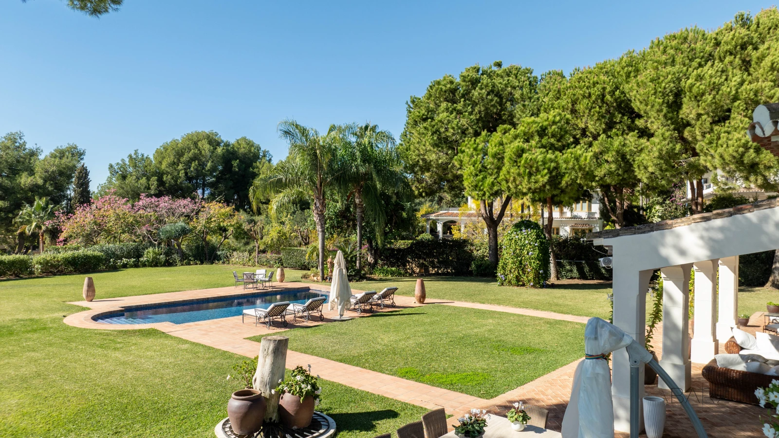 Villa in Altos Reales Marbella with Private Pool and Massive Garden — interior, Golden Mile, Marbella (5 of 24)