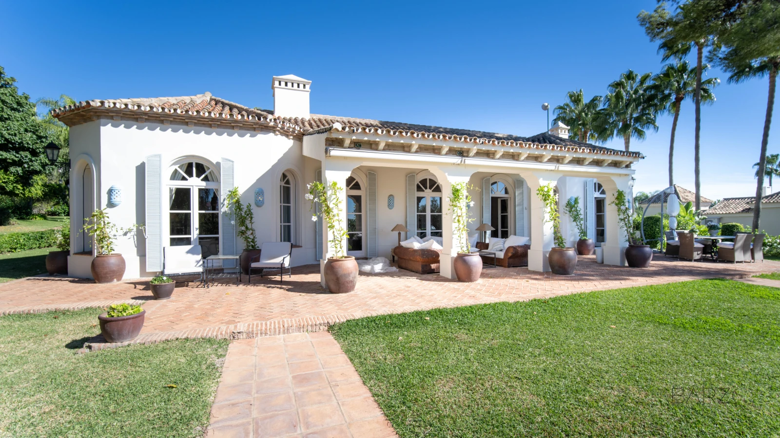 Villa in Altos Reales Marbella with Private Pool and Massive Garden — interior, Golden Mile, Marbella (22 of 24)