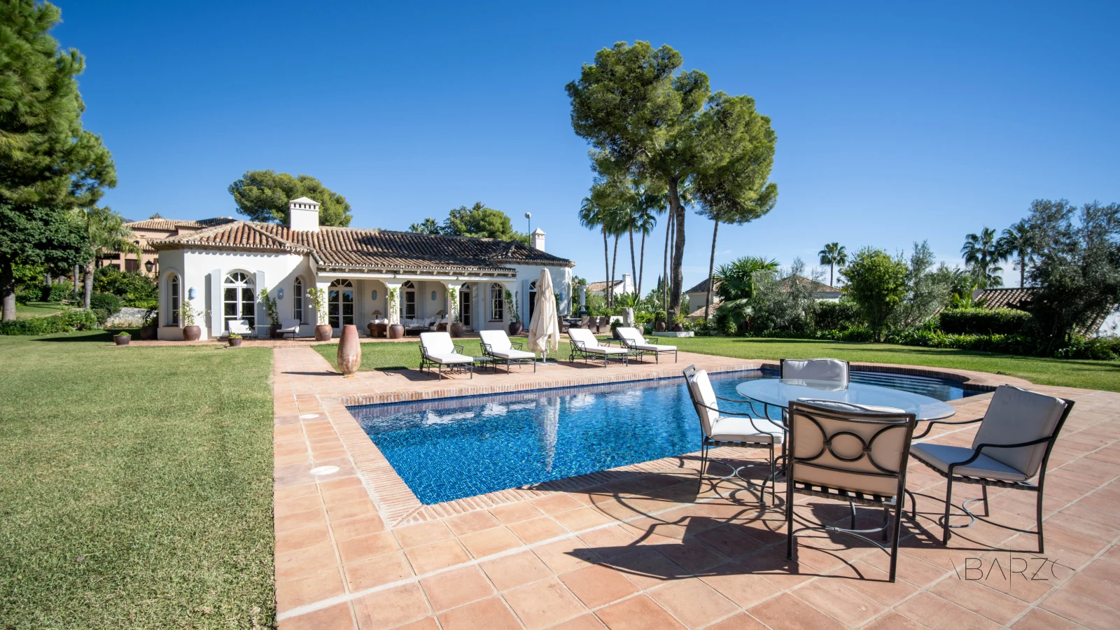 Villa in Altos Reales Marbella with Private Pool and Massive Garden — interior, Golden Mile, Marbella (24 of 24)
