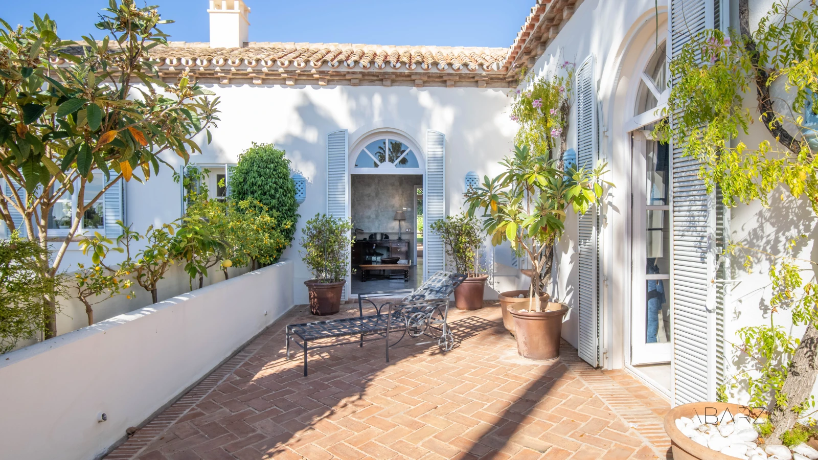 Villa in Altos Reales Marbella with Private Pool and Massive Garden — interior, Golden Mile, Marbella (15 of 24)