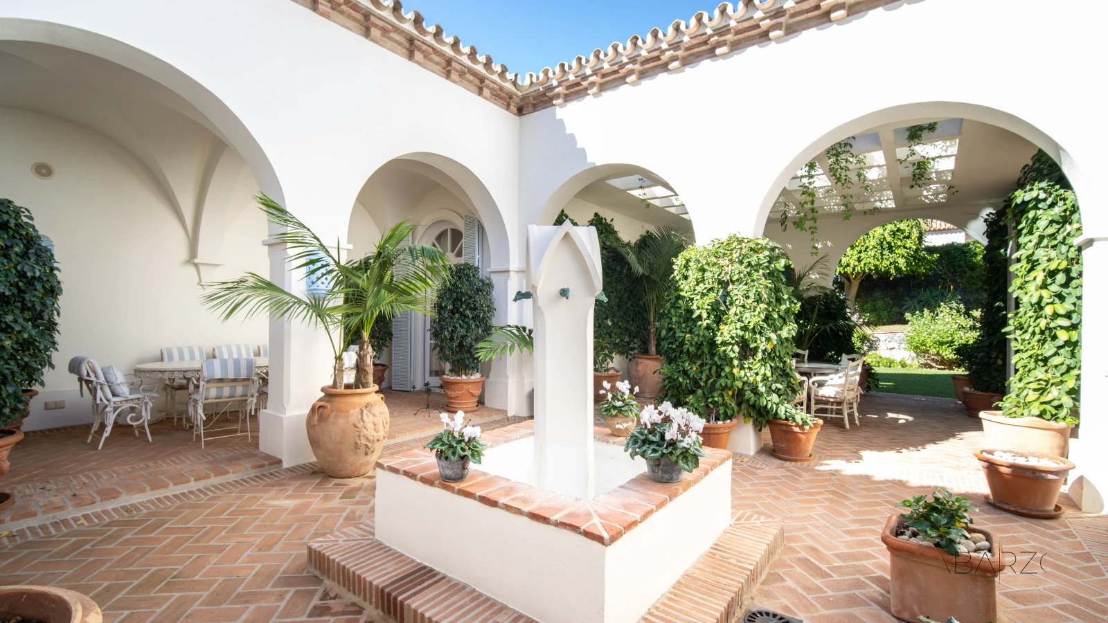 Villa in Altos Reales Marbella with Private Pool and Massive Garden — interior, Golden Mile, Marbella (18 of 24)