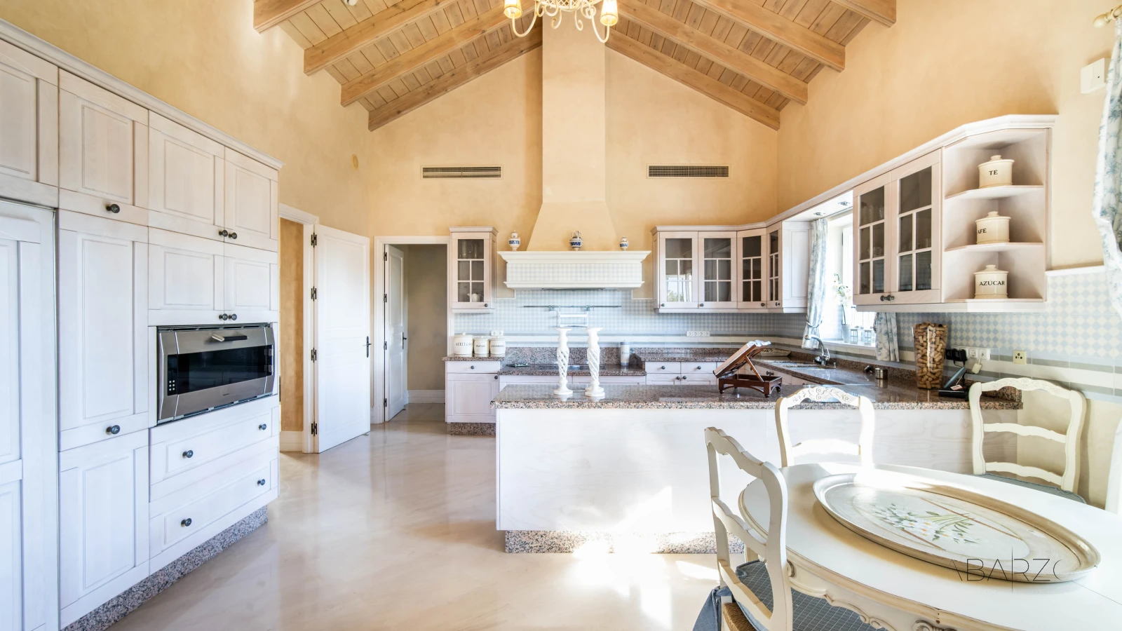Villa in Altos Reales Marbella with Private Pool and Massive Garden — interior, Golden Mile, Marbella (10 of 24)
