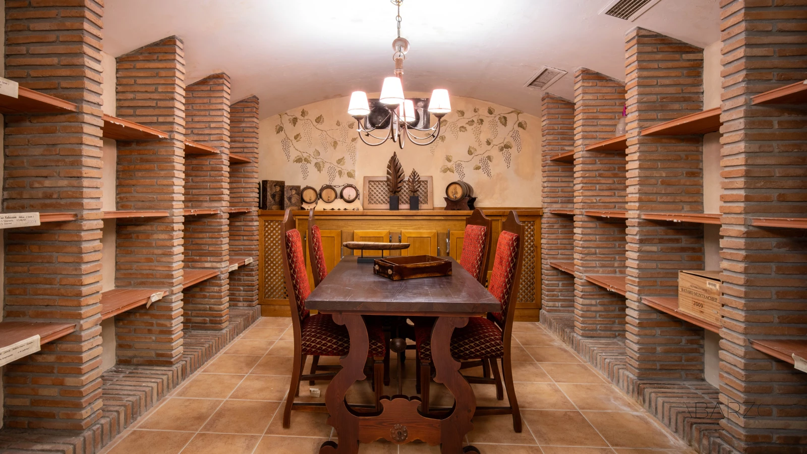 Villa in Altos Reales Marbella with Private Pool and Massive Garden — interior, Golden Mile, Marbella (20 of 24)