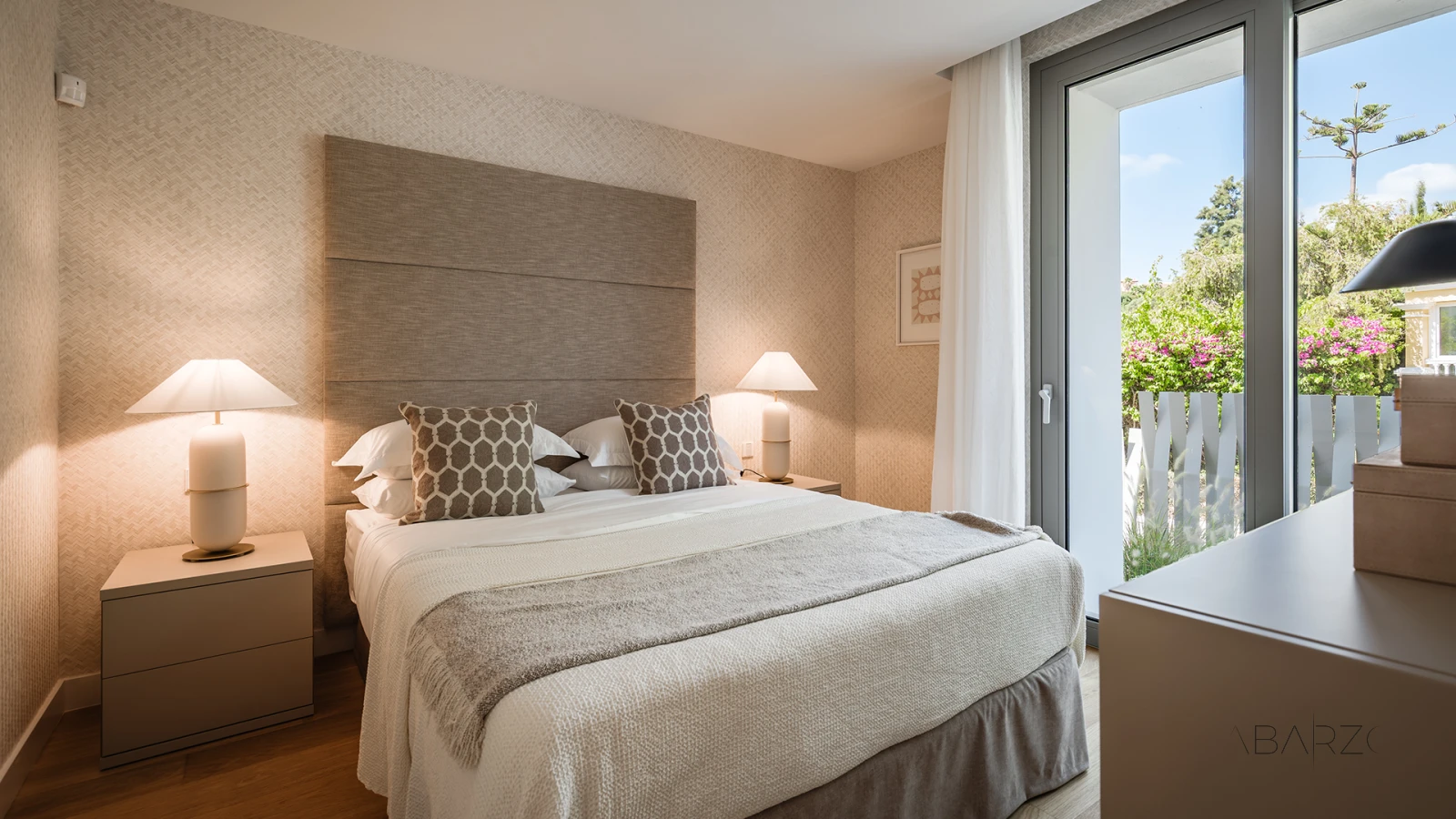 Contemporary villa with private pool and garden in El Paraíso — interior, New Golden Mile, Estepona (23 of 29)