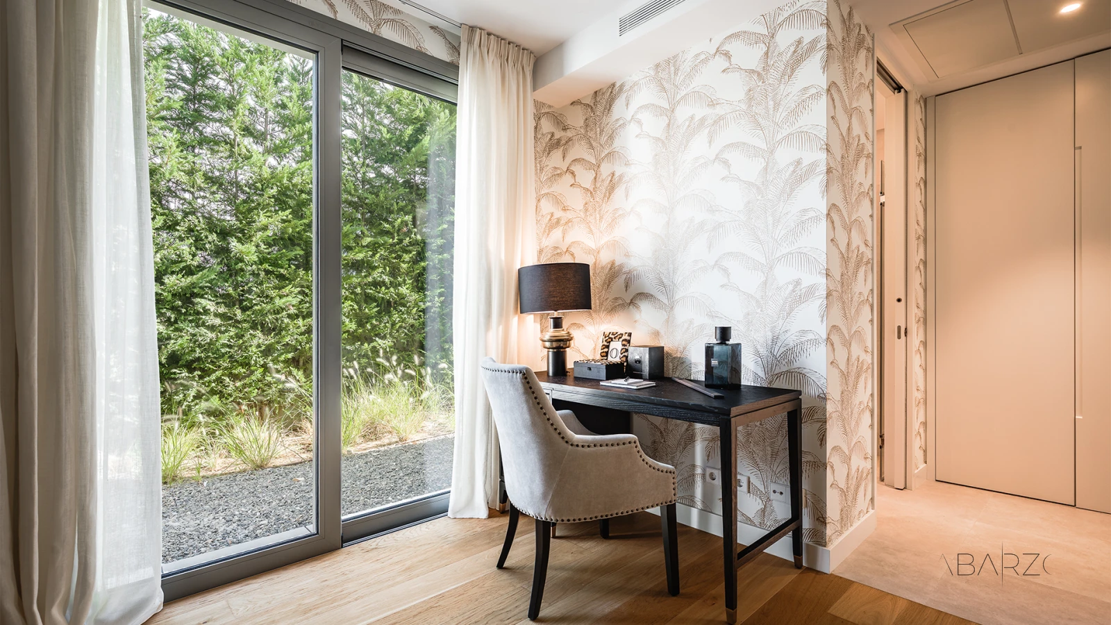 Contemporary villa with private pool and garden in El Paraíso — interior, New Golden Mile, Estepona (7 of 29)