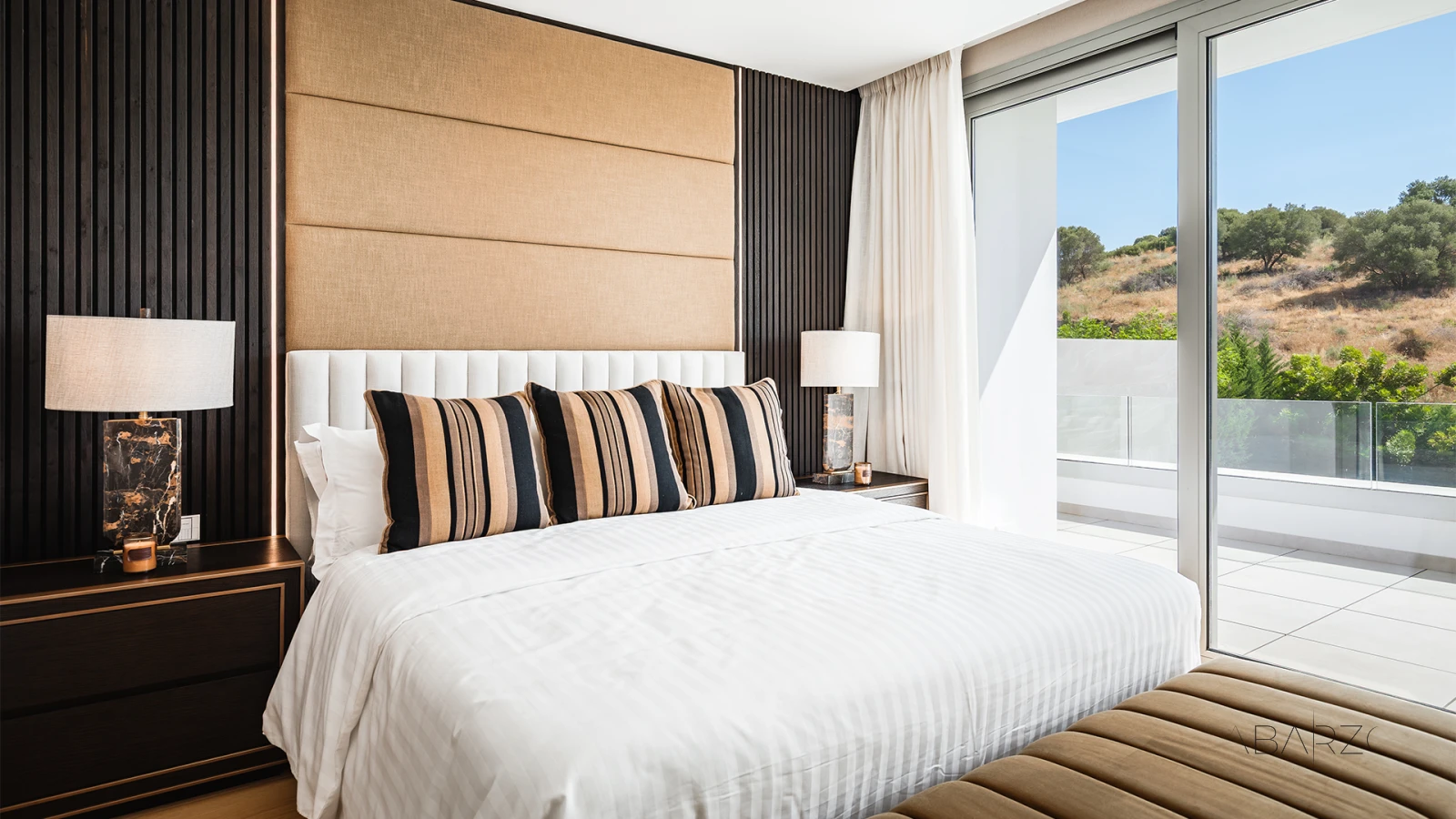 Contemporary villa with private pool and garden in El Paraíso — interior, New Golden Mile, Estepona (19 of 29)