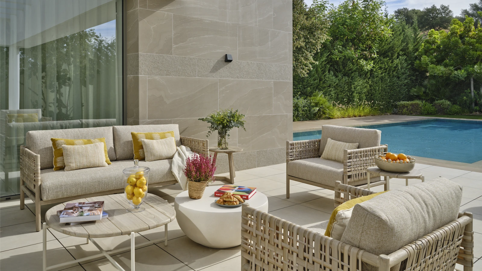 Contemporary villa with private pool and garden in El Paraíso — interior, New Golden Mile, Estepona (13 of 29)