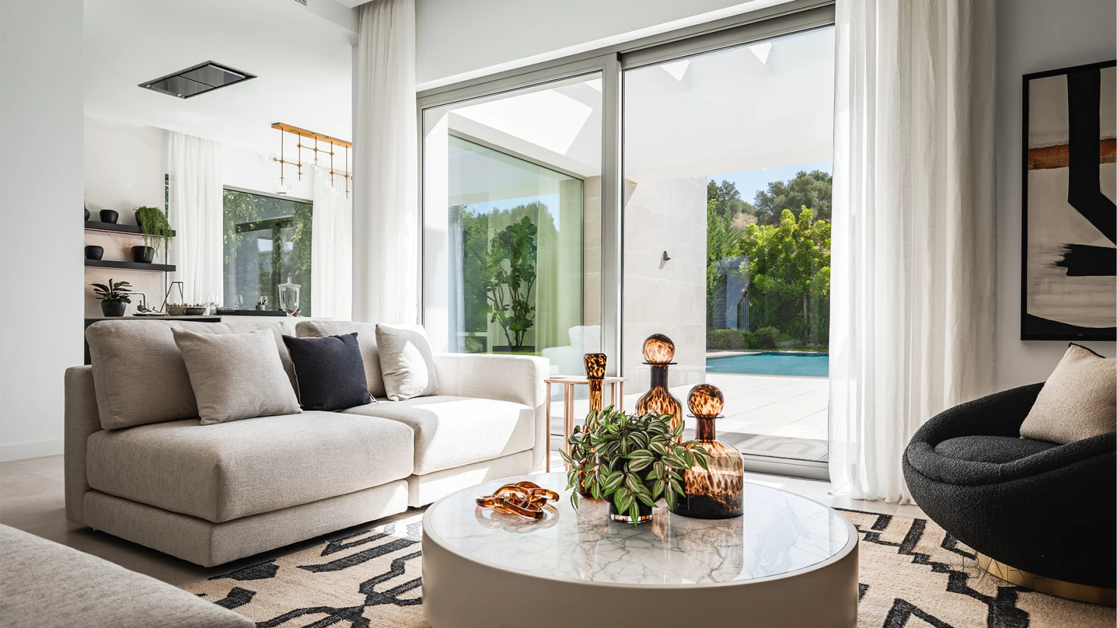 Contemporary villa with private pool and garden in El Paraíso — interior, New Golden Mile, Estepona (2 of 29)