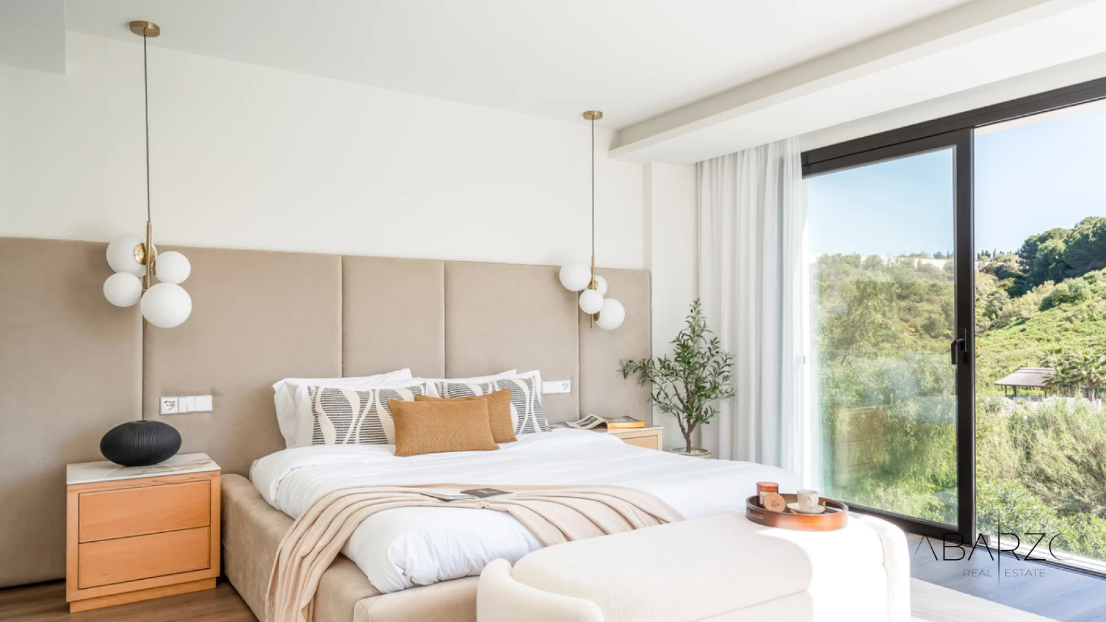 Contemporary Villa with Pool in Los Naranjos Hill Club, Marbella — interior, Nueva Andalucía, Marbella (16 of 35)