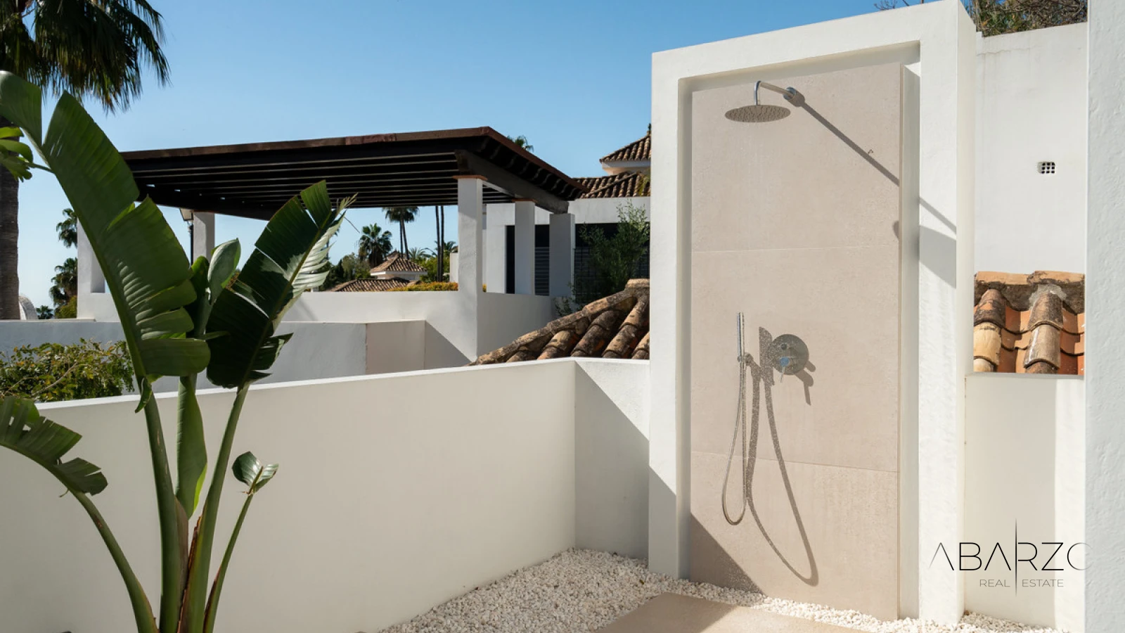Contemporary Villa with Pool in Los Naranjos Hill Club, Marbella — interior, Nueva Andalucía, Marbella (24 of 35)
