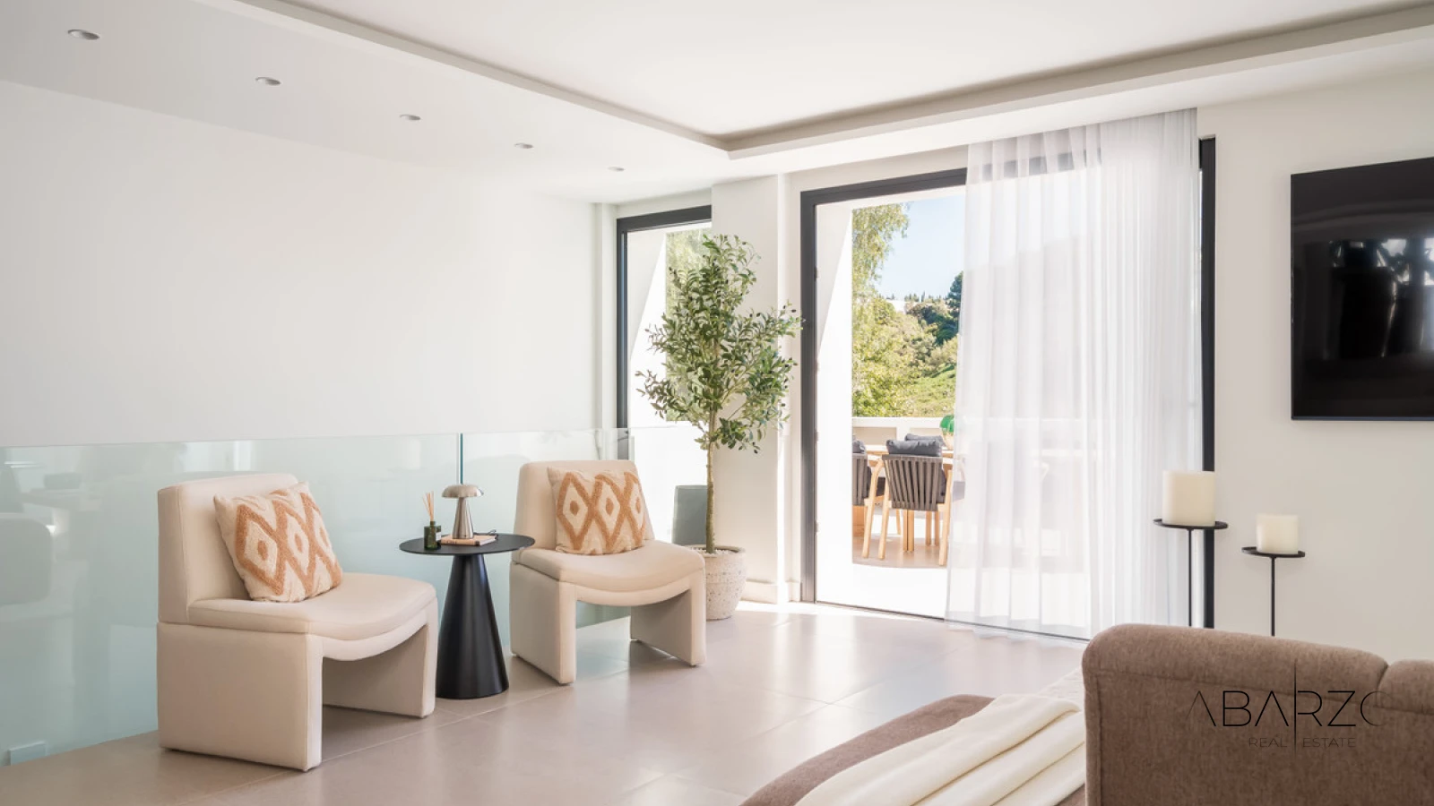 Contemporary Villa with Pool in Los Naranjos Hill Club, Marbella — interior, Nueva Andalucía, Marbella (6 of 35)