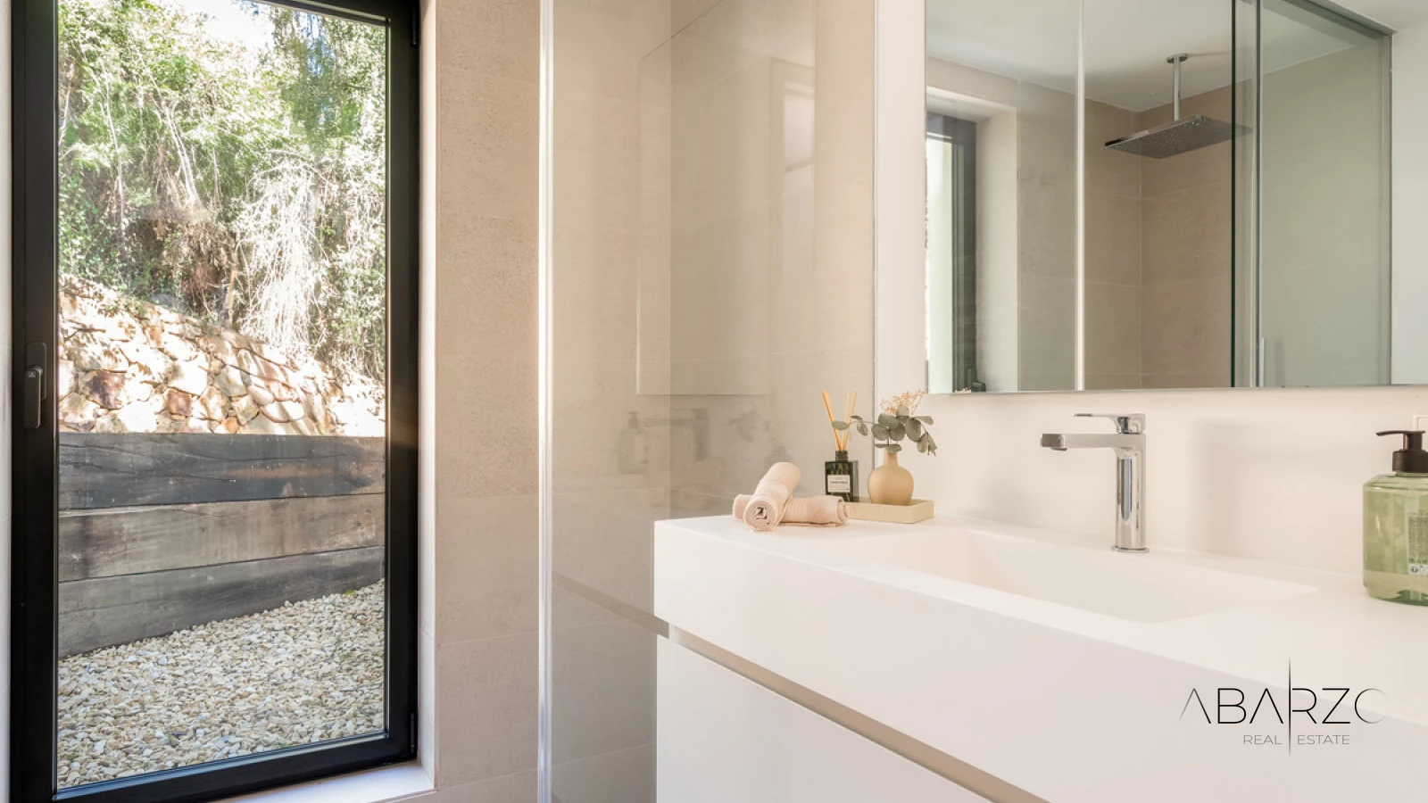 Contemporary Villa with Pool in Los Naranjos Hill Club, Marbella — interior, Nueva Andalucía, Marbella (19 of 35)