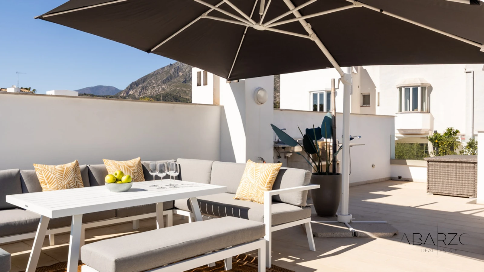 Townhouse with Stunning Views and Large Terraces in Marbella — interior, Golden Mile, Marbella (20 of 37)
