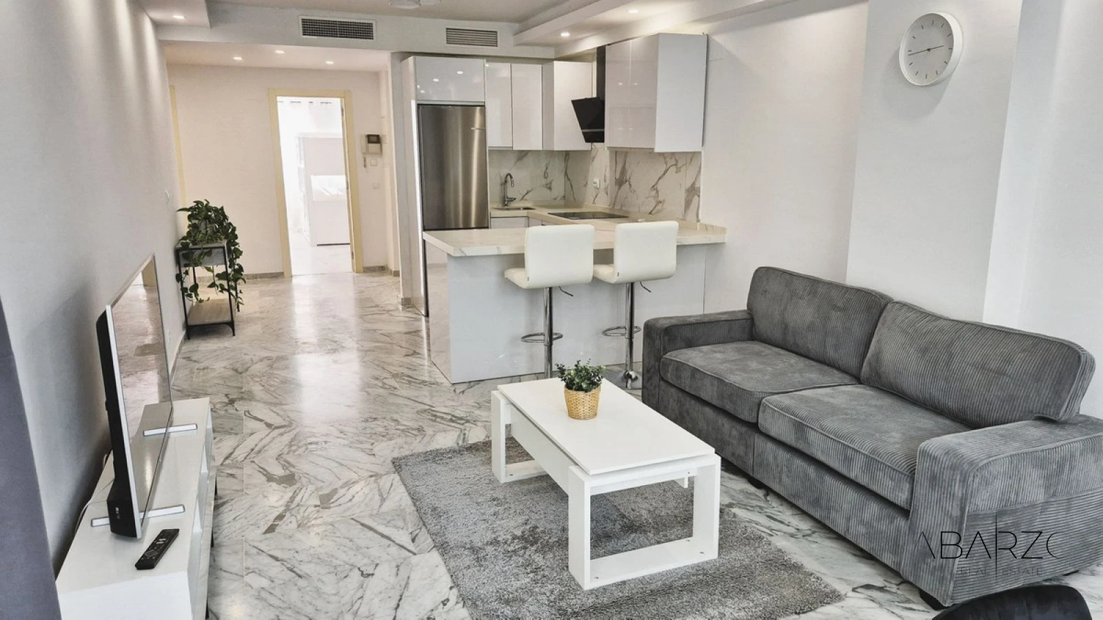 Garden Apartment in Bahía de Marbella Renovated and Prime Location — interior, Marbella East, Marbella (3 of 28)