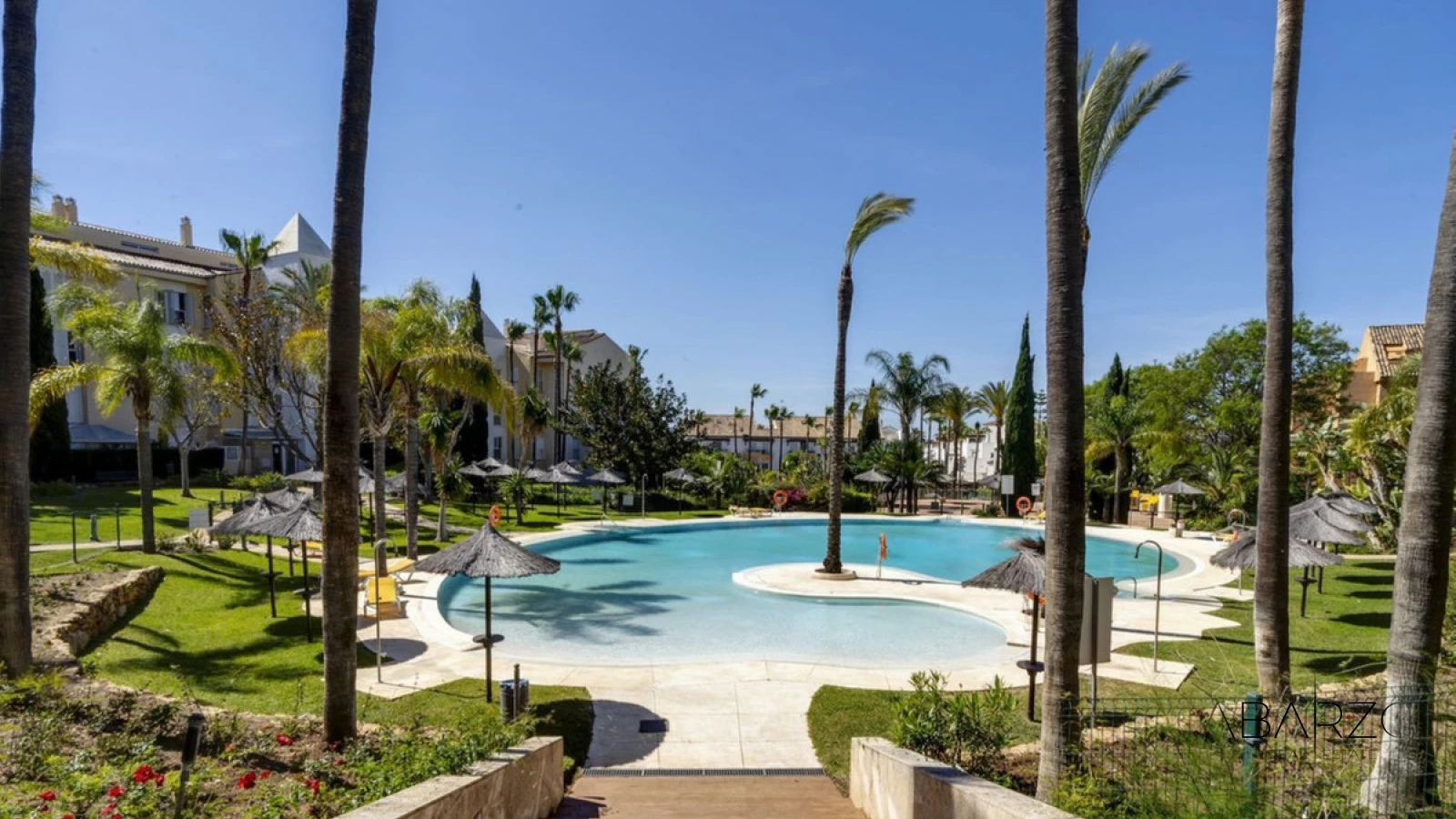 Garden Apartment in Bahía de Marbella Renovated and Prime Location — interior, Marbella East, Marbella (7 of 28)