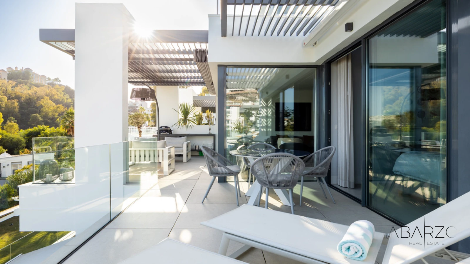 Apartment with Large Terrace in Golf Valley, Marbella — luxury property for sale in La Quinta, Benahavís