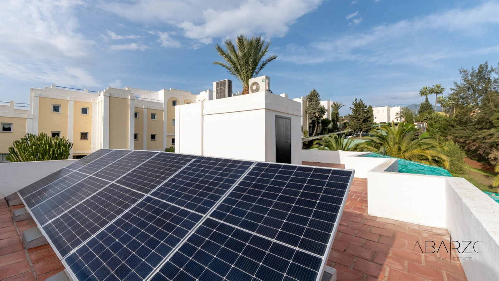Semi-detached house in Las Terrazas de La Quinta with heated saltwater pool and sea views — interior, La Quinta, Benahavís (21 of 26)