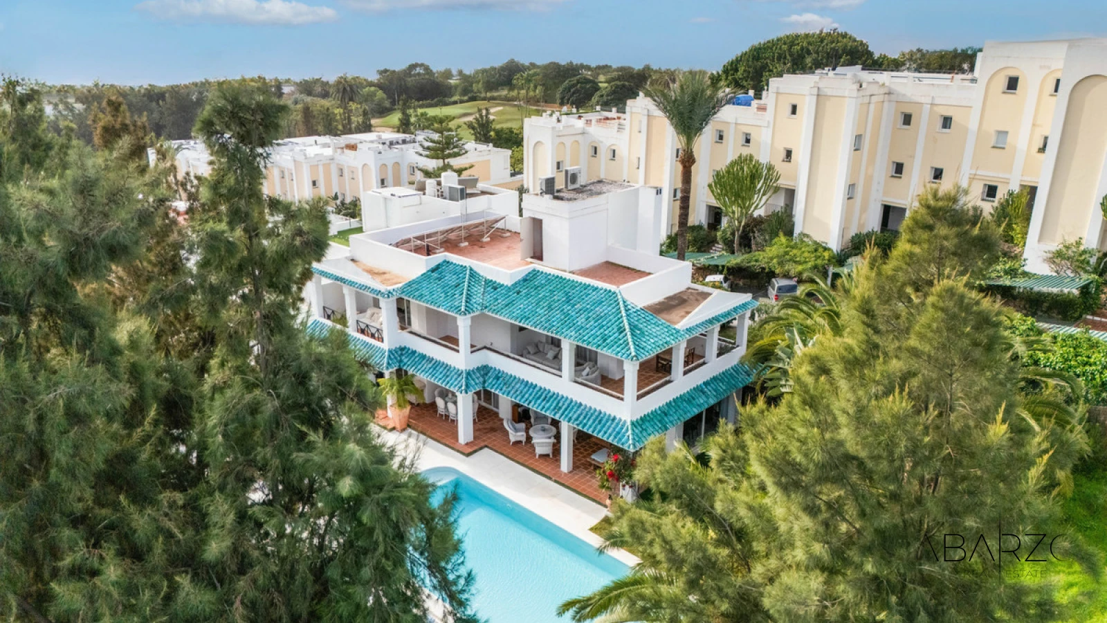 Semi-detached house in Las Terrazas de La Quinta with heated saltwater pool and sea views — interior, La Quinta, Benahavís (2 of 26)