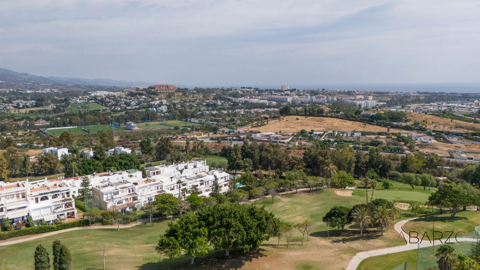 Semi-detached house in Las Terrazas de La Quinta with heated saltwater pool and sea views — interior, La Quinta, Benahavís (26 of 26)