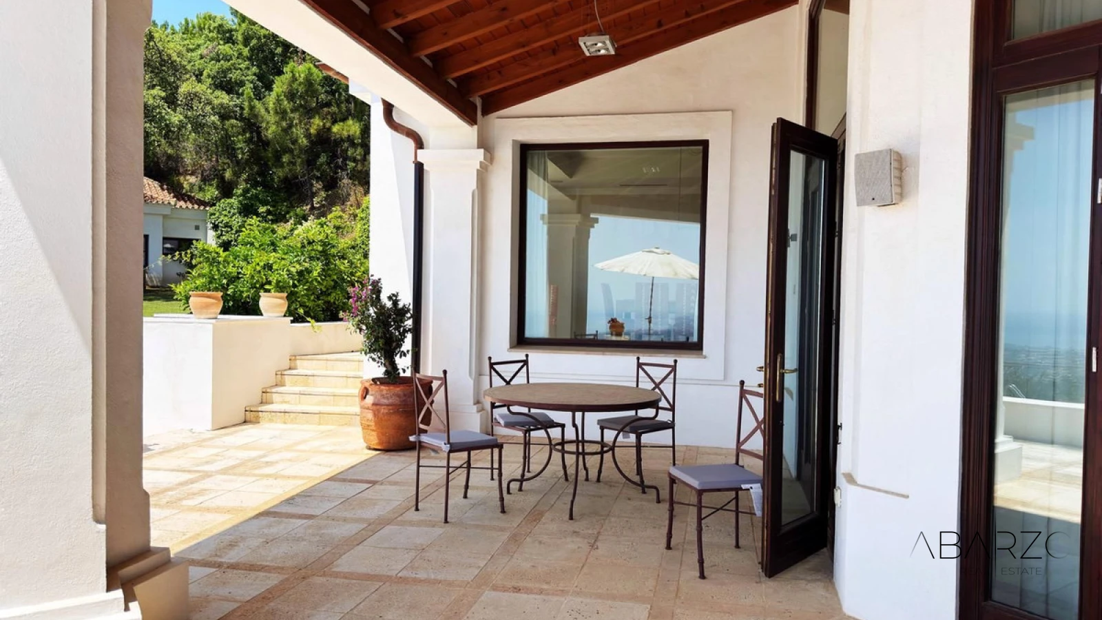 Luxury Villa with Private Pool and Spacious Gardens in La Zagaleta, Benahavis — interior, La Zagaleta, Benahavís (9 of 49)