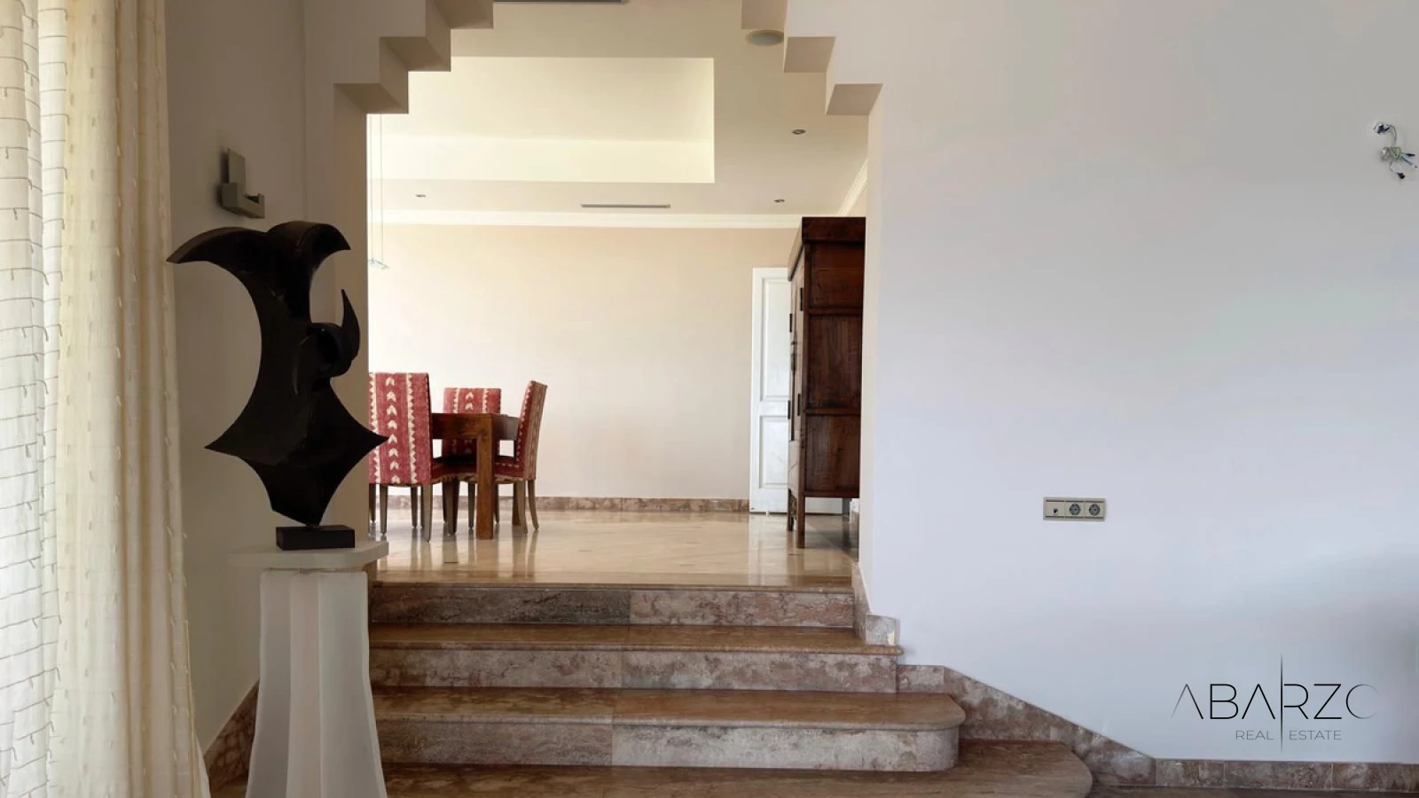 Luxury Villa with Private Pool and Spacious Gardens in La Zagaleta, Benahavis — interior, La Zagaleta, Benahavís (32 of 49)
