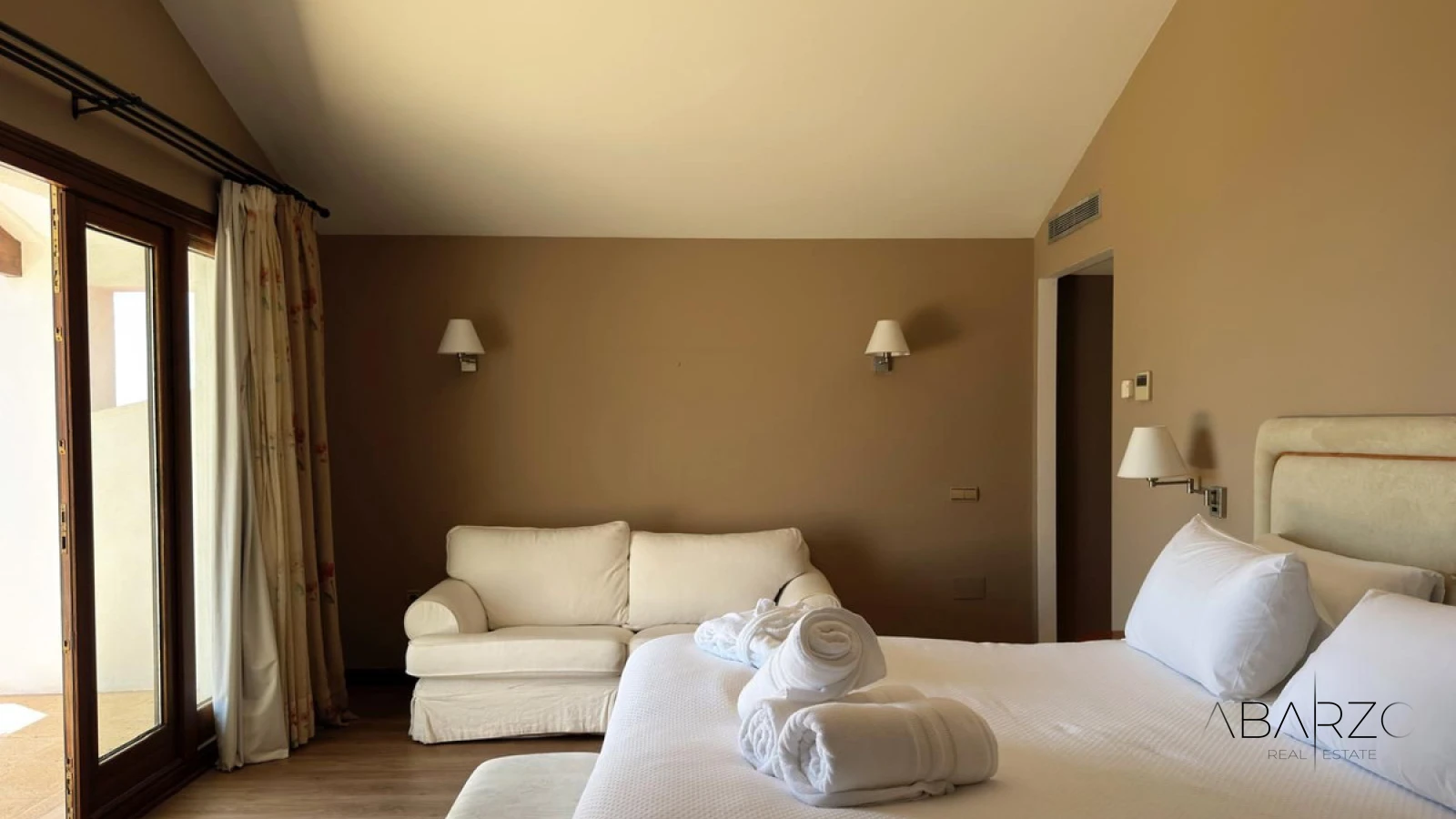 Luxury Villa with Private Pool and Spacious Gardens in La Zagaleta, Benahavis — interior, La Zagaleta, Benahavís (33 of 49)