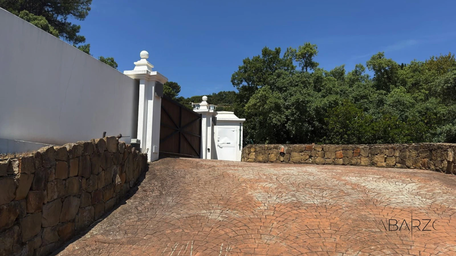 Luxury Villa with Private Pool and Spacious Gardens in La Zagaleta, Benahavis — interior, La Zagaleta, Benahavís (16 of 49)