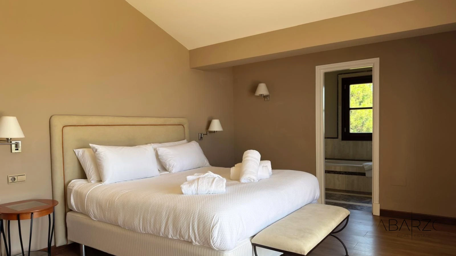 Luxury Villa with Private Pool and Spacious Gardens in La Zagaleta, Benahavis — interior, La Zagaleta, Benahavís (24 of 49)