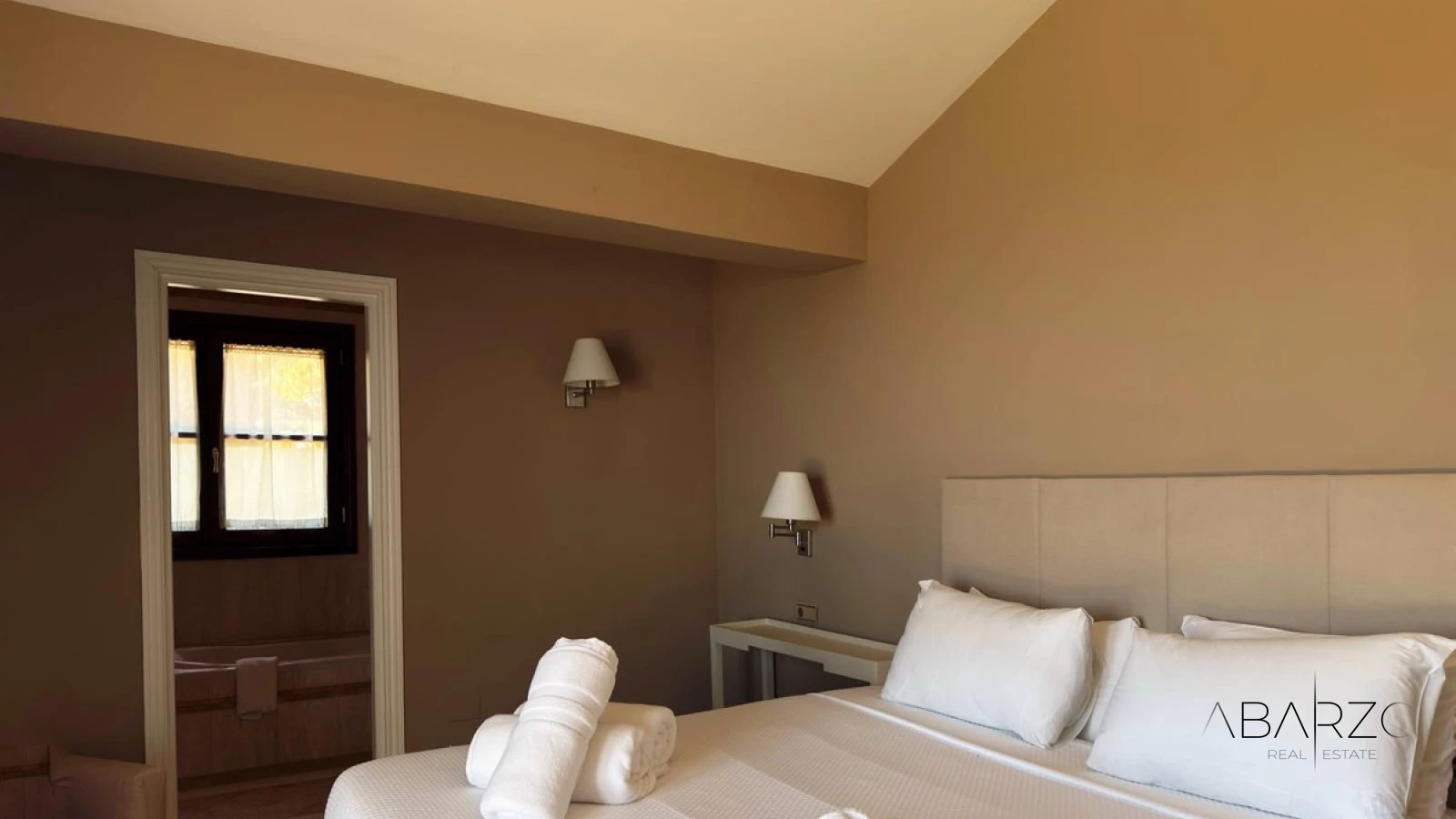 Luxury Villa with Private Pool and Spacious Gardens in La Zagaleta, Benahavis — interior, La Zagaleta, Benahavís (29 of 49)