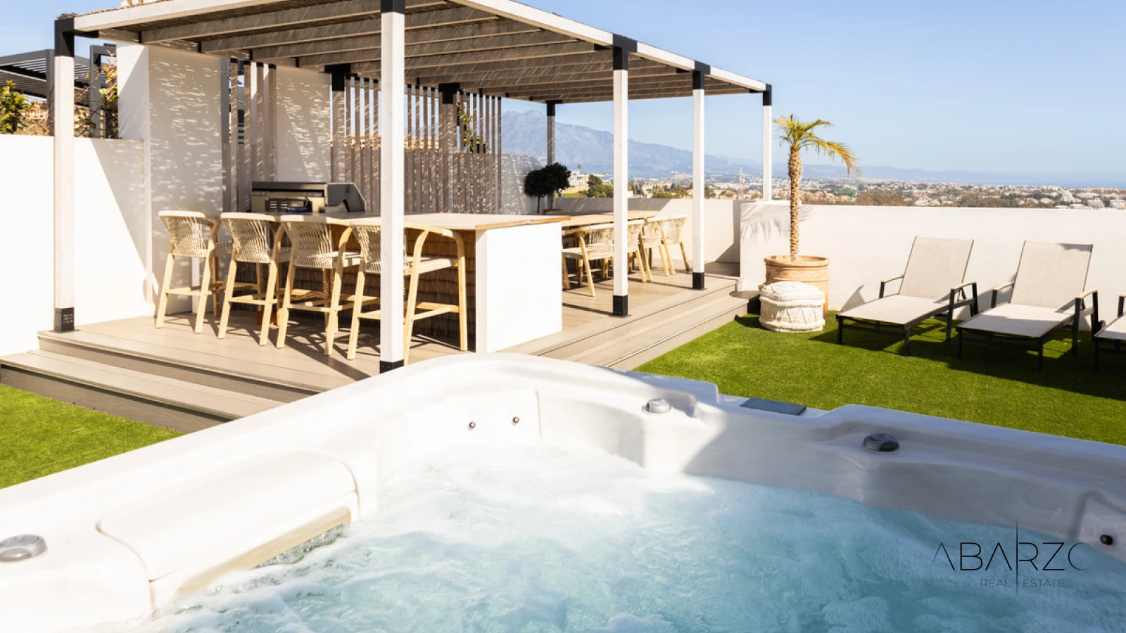 Penthouse with Jacuzzi and Sea Views in El Paraiso Pueblo, Estepona — interior, New Golden Mile, Estepona (19 of 25)