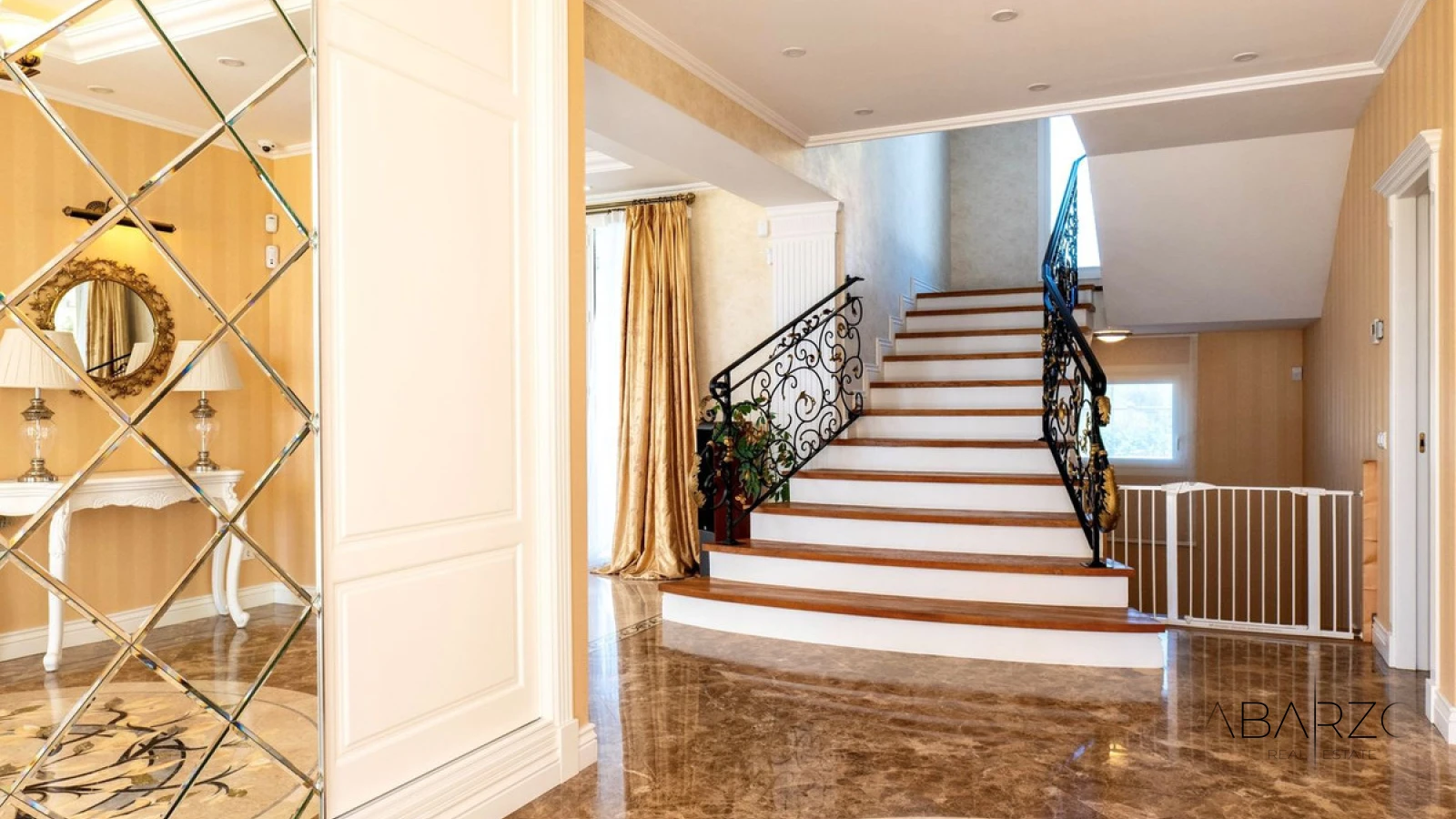 Luxury Villa in El Rosario Marbella with Sea Views and Private Pool — interior, Marbella East, Marbella (19 of 49)