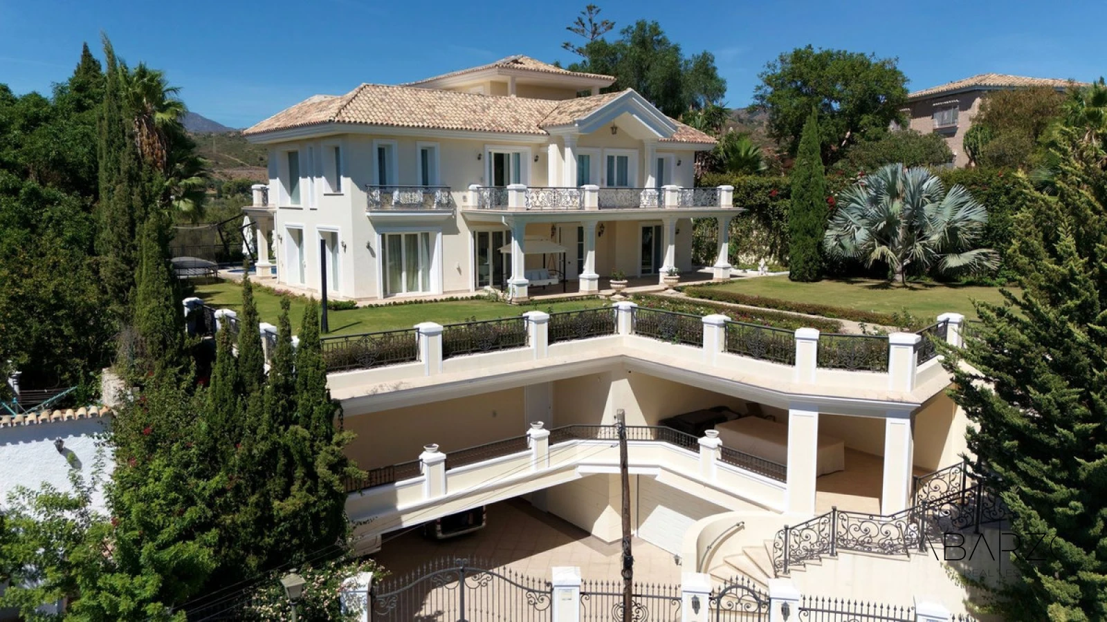 Luxury Villa in El Rosario Marbella with Sea Views and Private Pool — interior, Marbella East, Marbella (2 of 49)