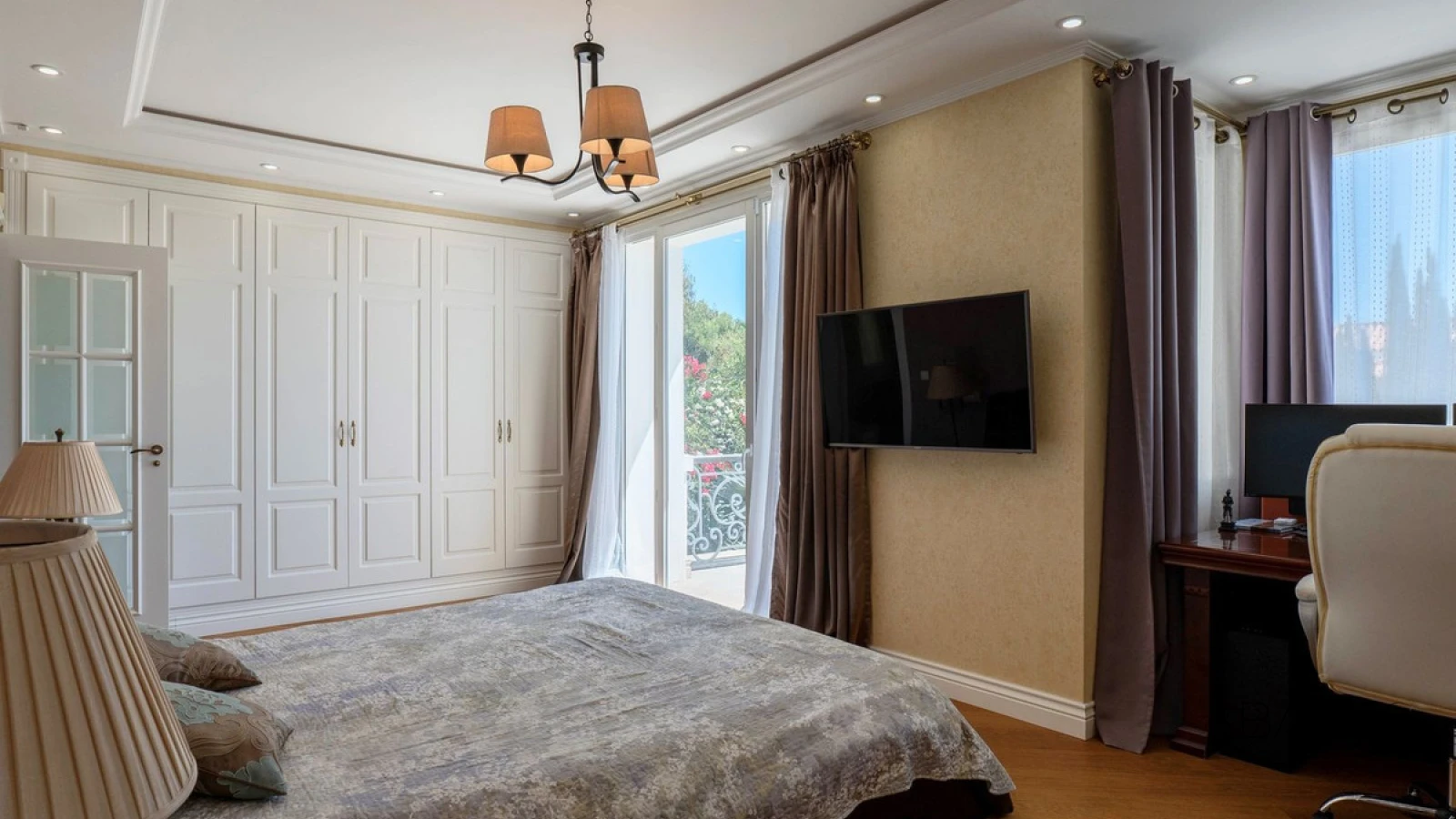 Luxury Villa in El Rosario Marbella with Sea Views and Private Pool — interior, Marbella East, Marbella (37 of 49)