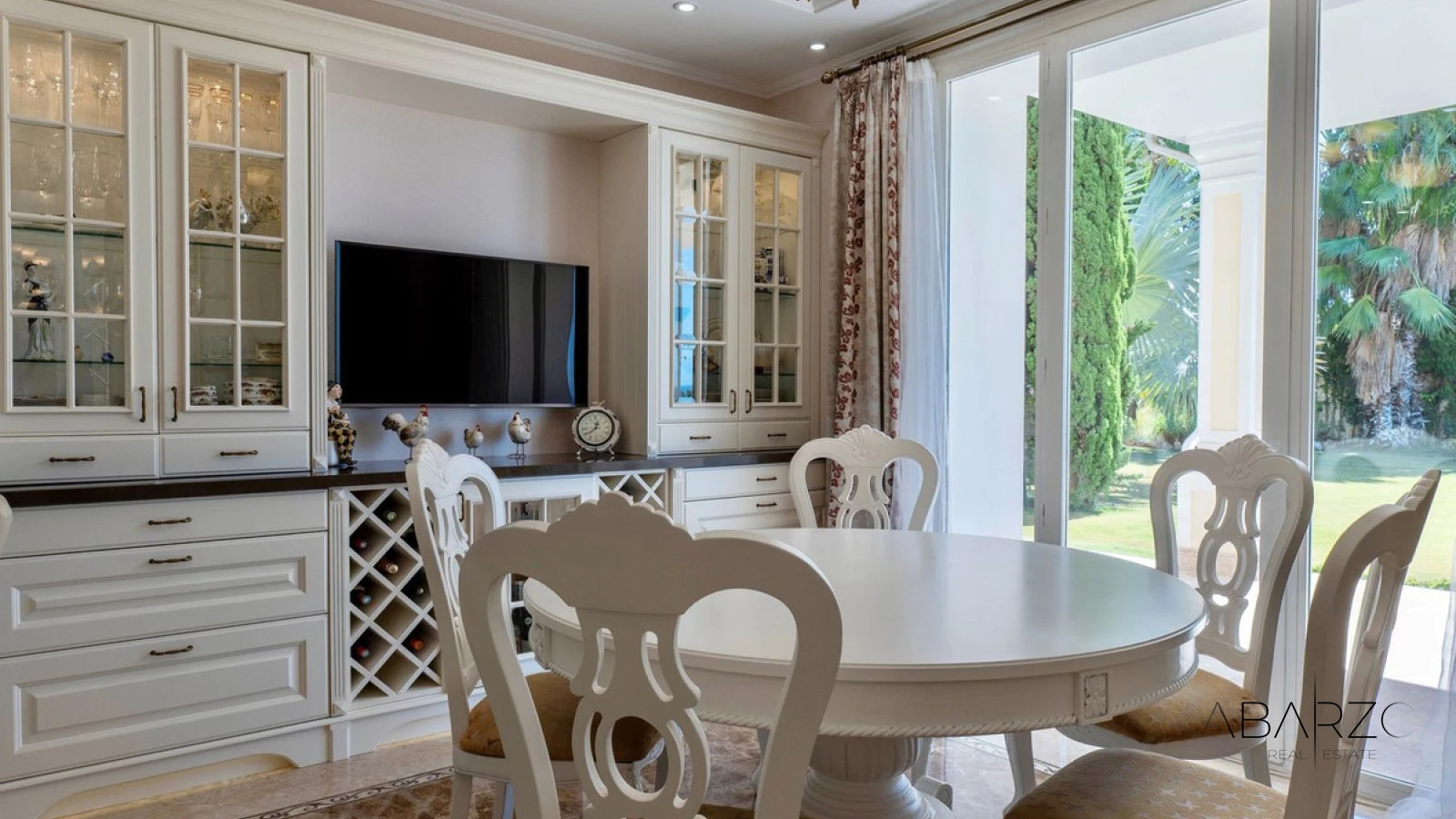 Luxury Villa in El Rosario Marbella with Sea Views and Private Pool — interior, Marbella East, Marbella (17 of 49)