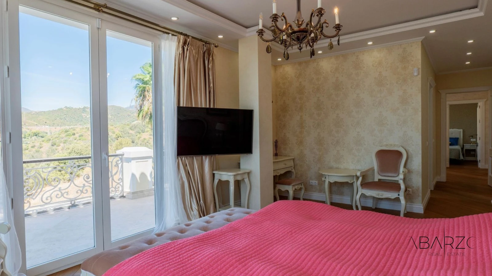 Luxury Villa in El Rosario Marbella with Sea Views and Private Pool — interior, Marbella East, Marbella (34 of 49)