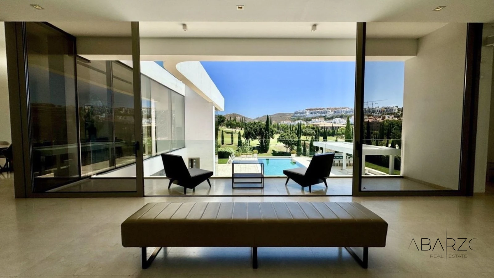 Frontline Golf Villa in Los Flamingos with Sea Views and Private Pool — interior, Los Flamingos, Benahavís (3 of 17)