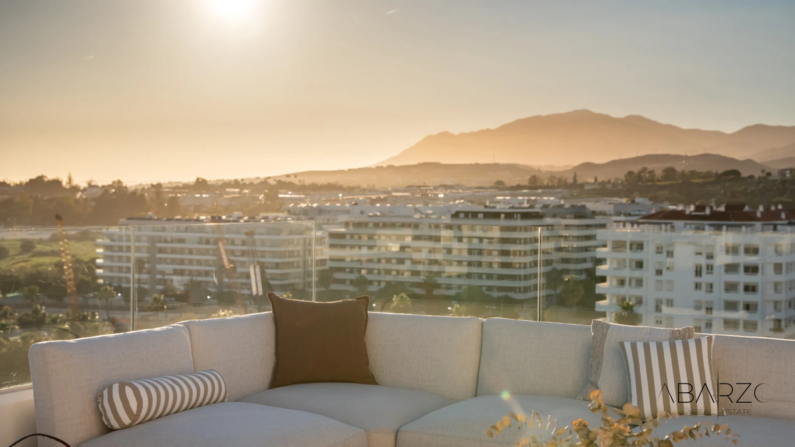 Penthouse with Sea Views and Large Terrace in La Campana, Nueva Andalucía — interior, Nueva Andalucía, Marbella (23 of 35)